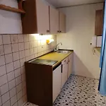 In Basement Of A House With Good Daylight Appartement *